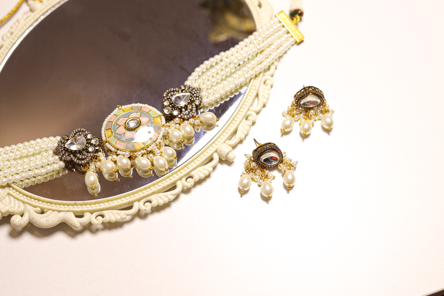 Jaspreet Meenakari Pearl Choker