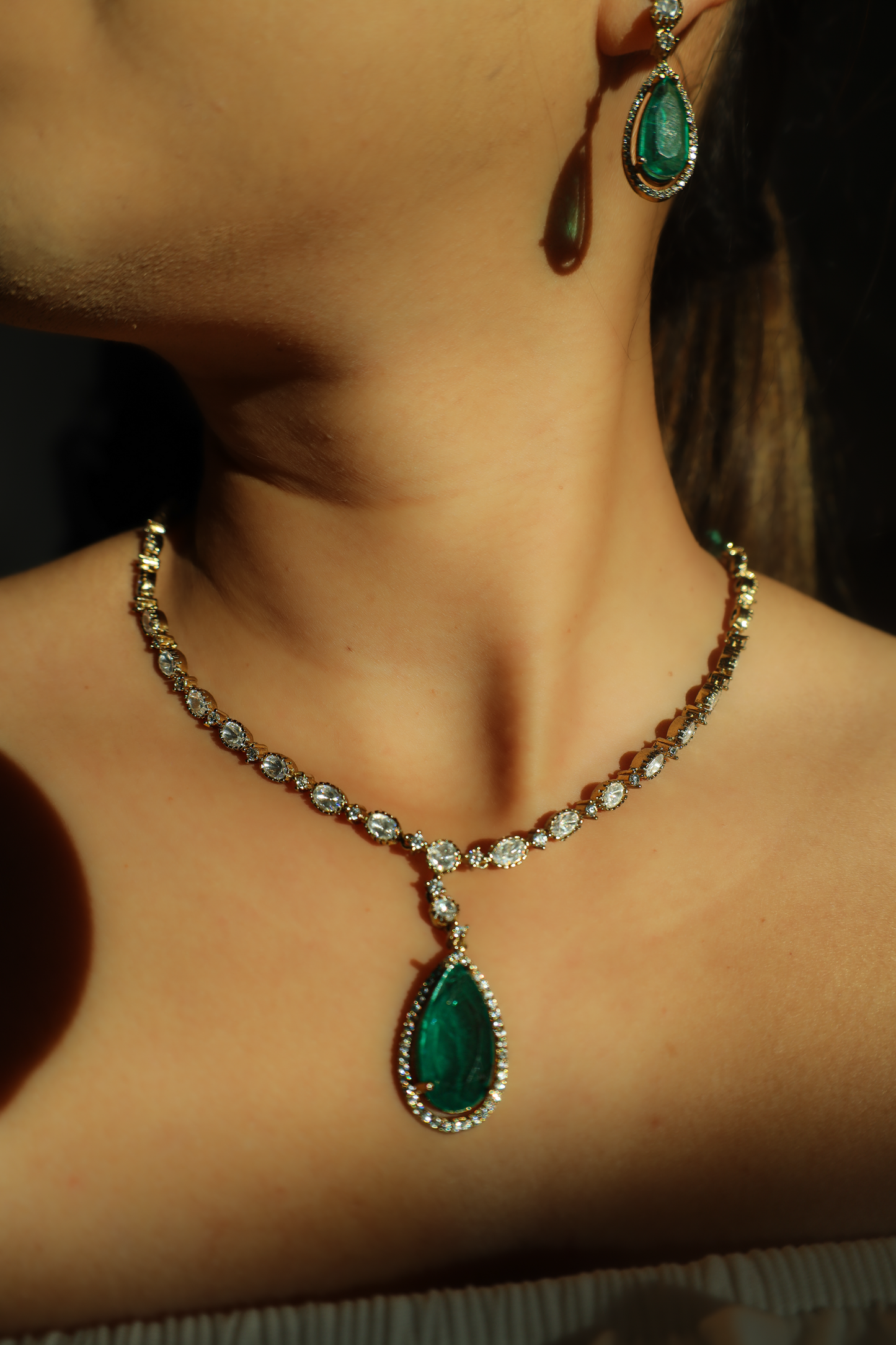 Alia Starlet Emerald TearDrop Diamante Set