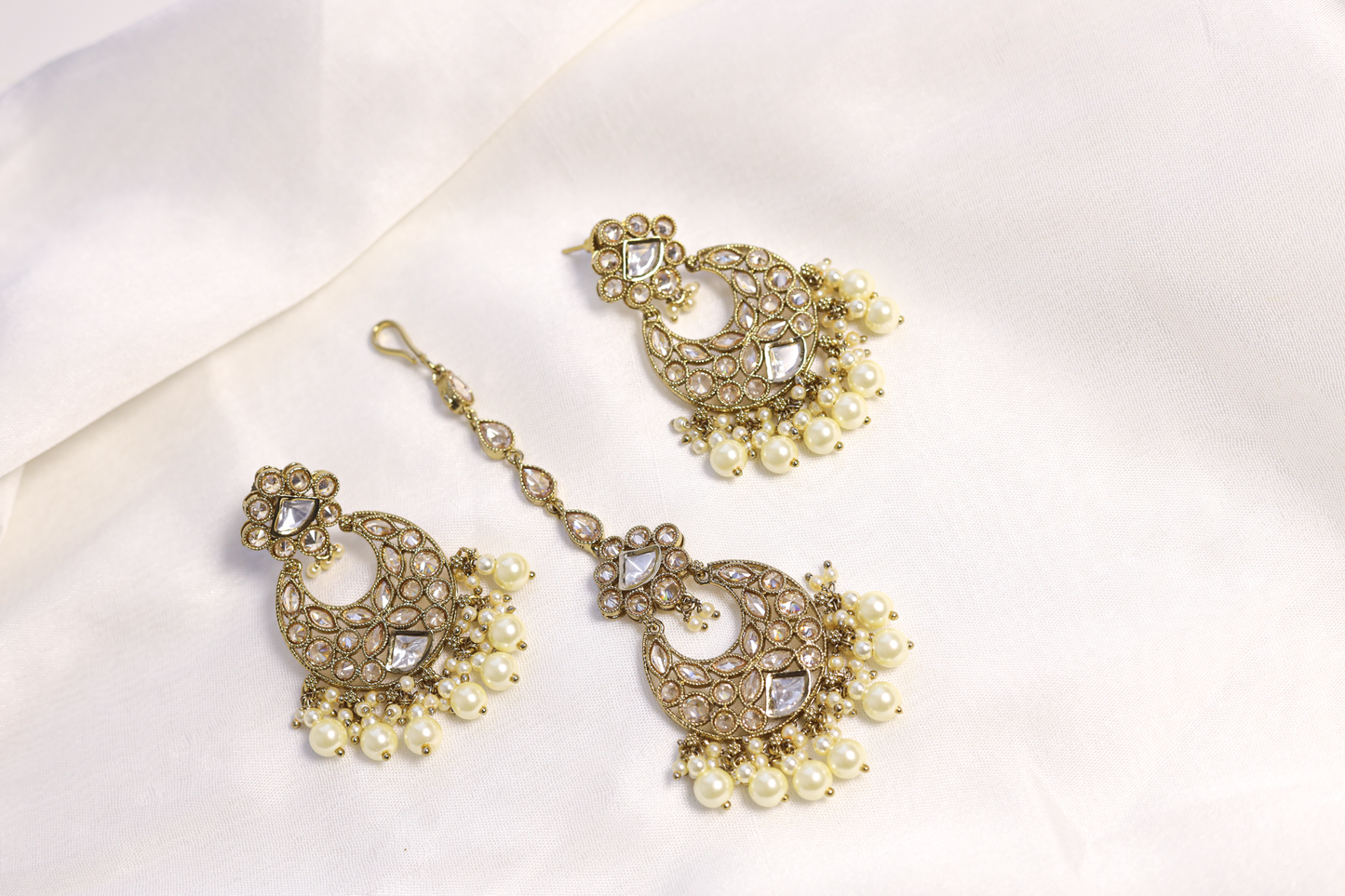 Nisha Pearl Necklace Set