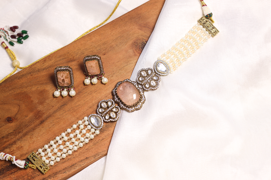 Zeenat Quartz Choker