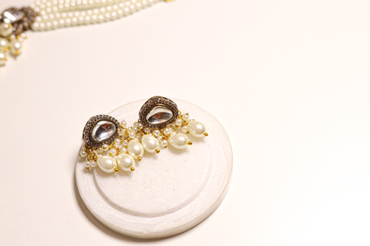Jaspreet Meenakari Pearl Choker