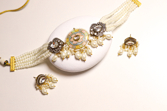 Jaspreet Meenakari Pearl Choker
